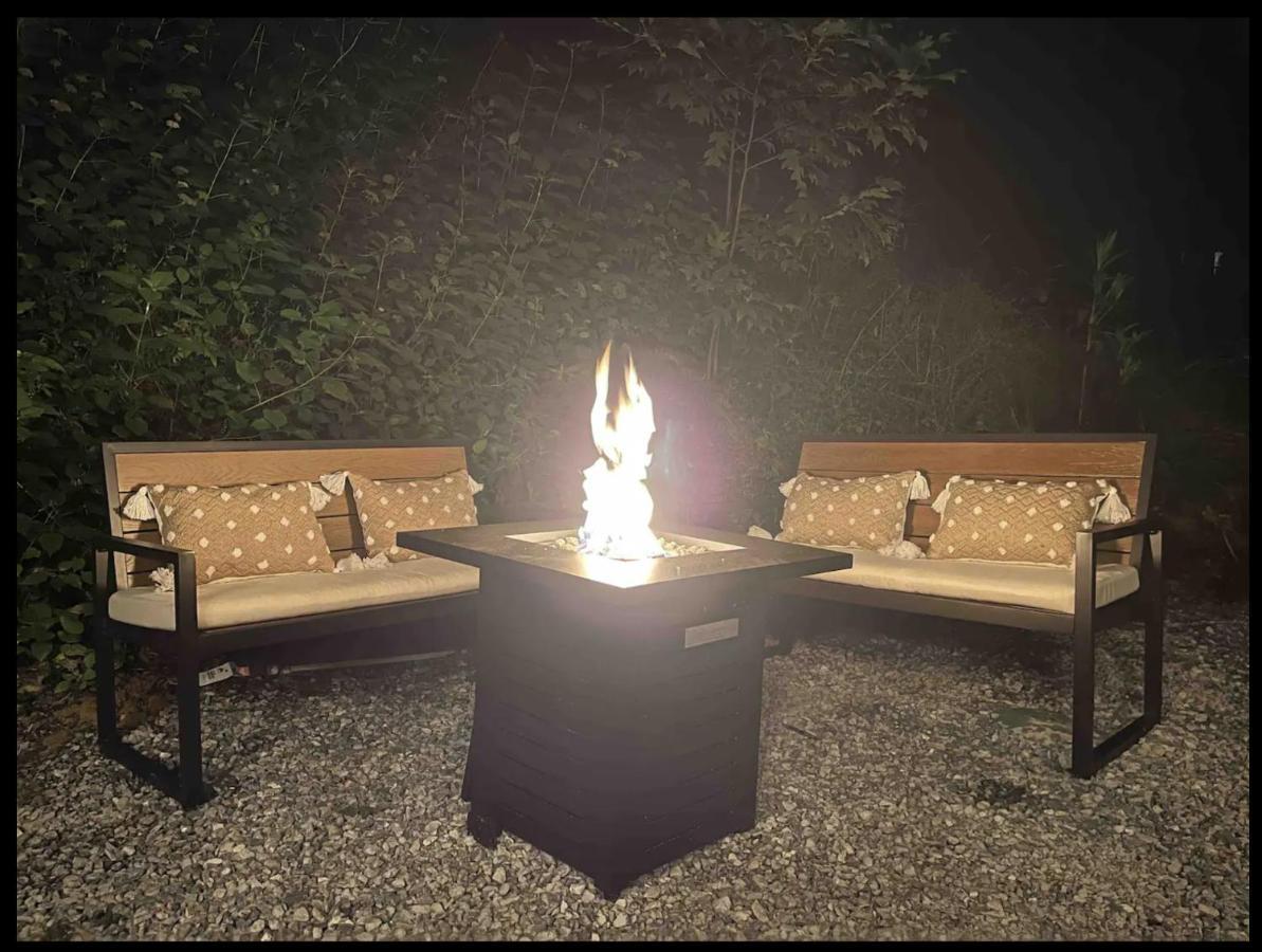 Firefly Season Glamping Hotell Sevierville Eksteriør bilde