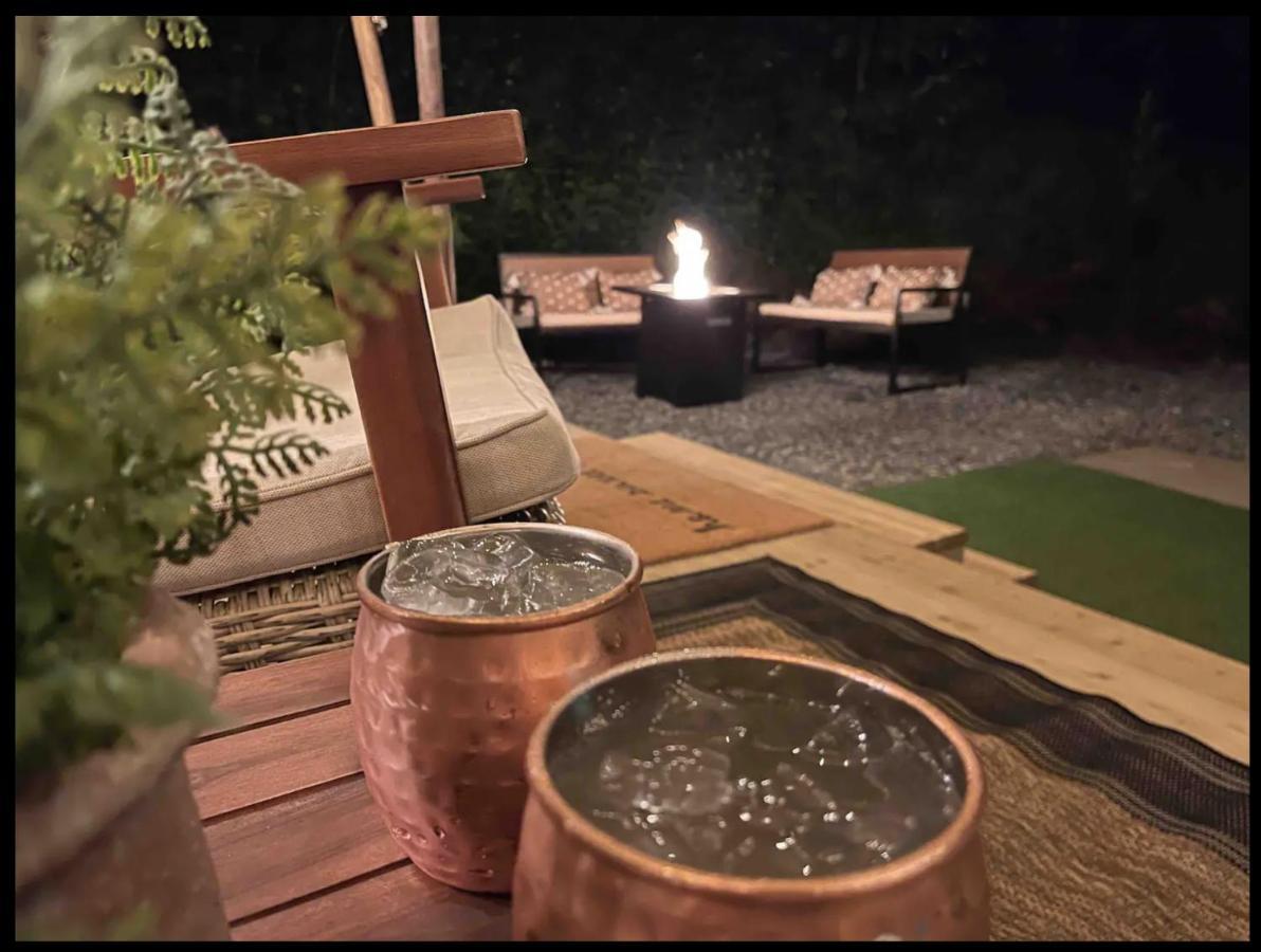 Firefly Season Glamping Hotell Sevierville Eksteriør bilde