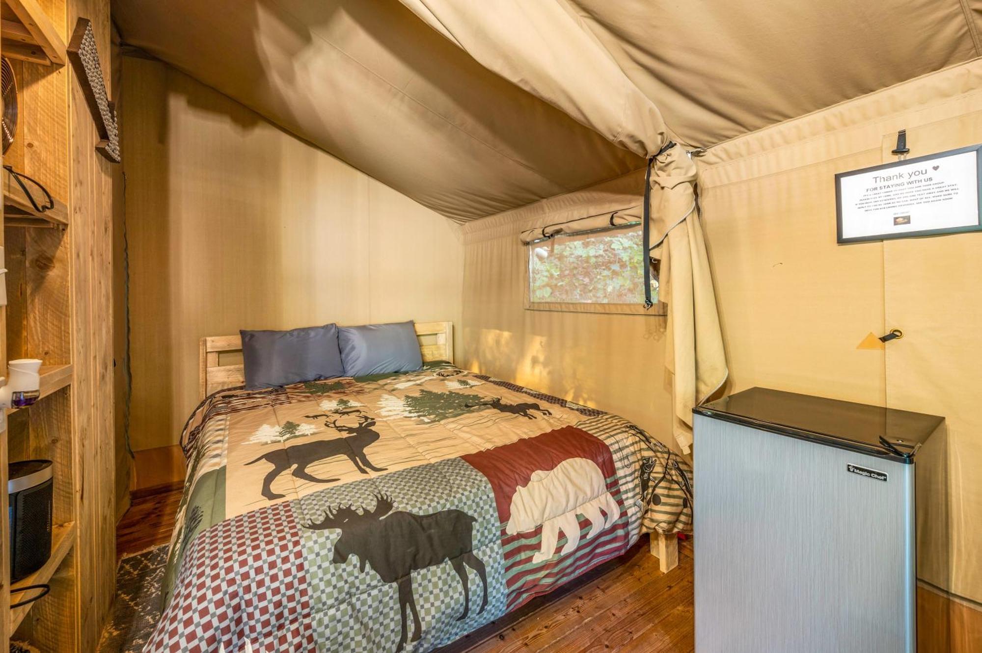 Firefly Season Glamping Hotell Sevierville Eksteriør bilde