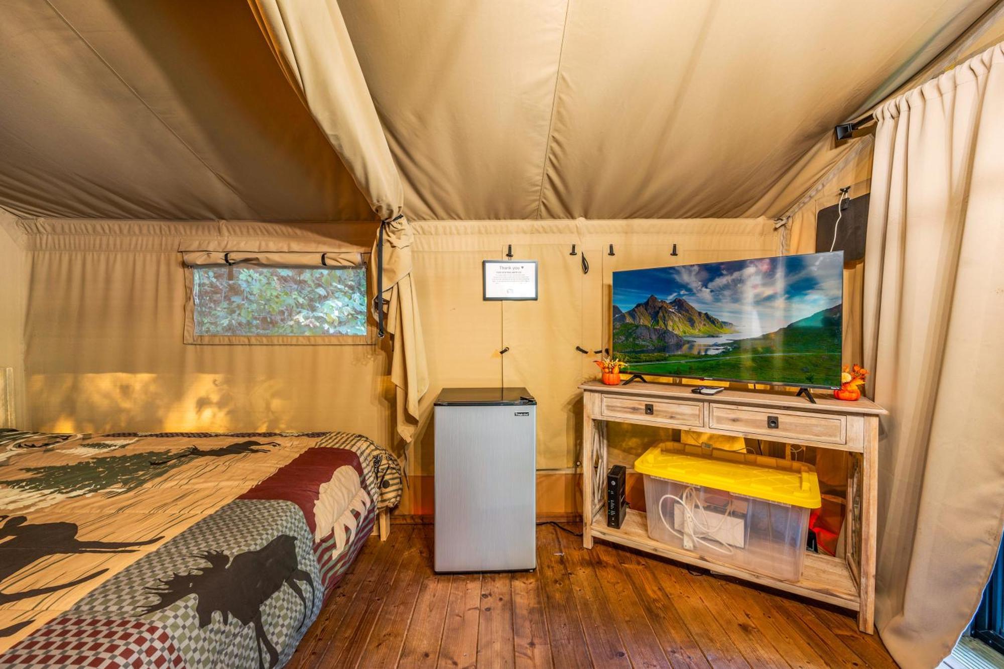 Firefly Season Glamping Hotell Sevierville Eksteriør bilde